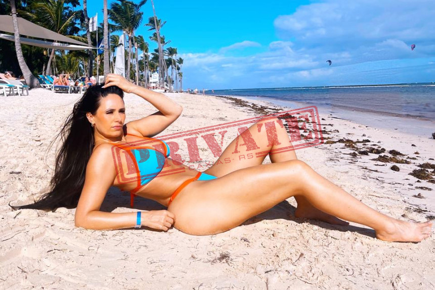 Acompanhante DANY - Olá amor sou uma morena carinhosa educada gosto de conversar cheirosa nova na cidade venha me conhecer, para podermos ter umas horas de prazer e nos conhecer melhor