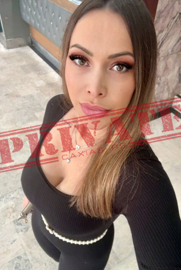 Acompanhante FLAVIA - Sou Flávia, uma mulher feminina, confiante e apaixonada por boas conversas e momentos especiais. ✨  Meu trabalho é proporcionar uma experiência agradável, com discrição, atenção e respeito, sempre valorizando a química e a conexão entre duas pessoas.  Gosto de homens educados, decididos e que sabem apreciar uma mulher sem pressa. Para mim, cada encontro merece ser leve, envolvente e memorável.  Se você procura uma companhia sofisticada, sensual e autêntica, talvez a gente tenha muito em comum. 💋  Flávia — seu momento começa com uma boa escolha.